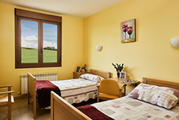 7 habitaciones dobles, baño, camas articuladas